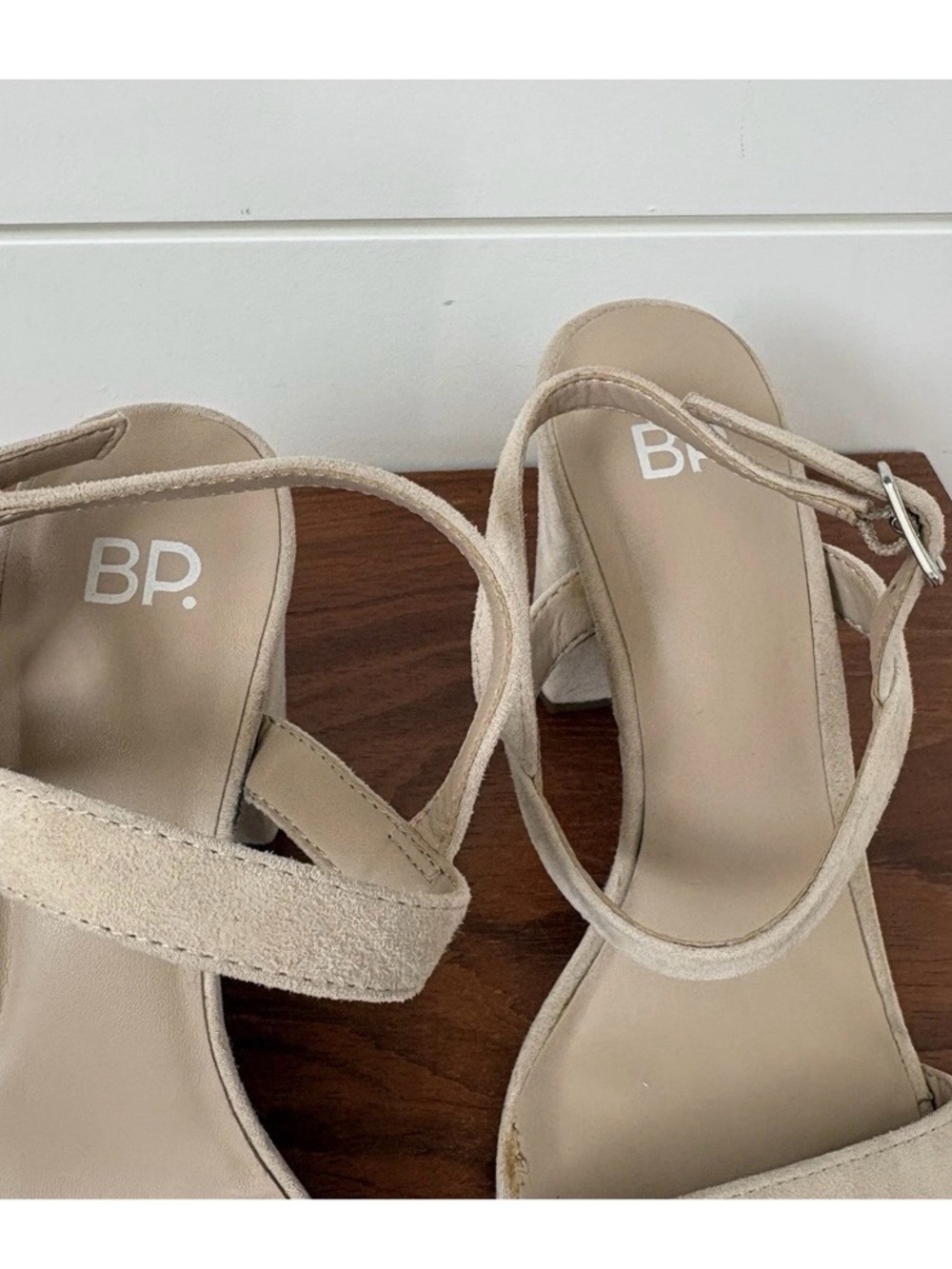 BP Nordstrom Faux Suede Block Heel Tan Sandals Sz 7.5 Summer Party Classic Chic - Picture 5 of 8